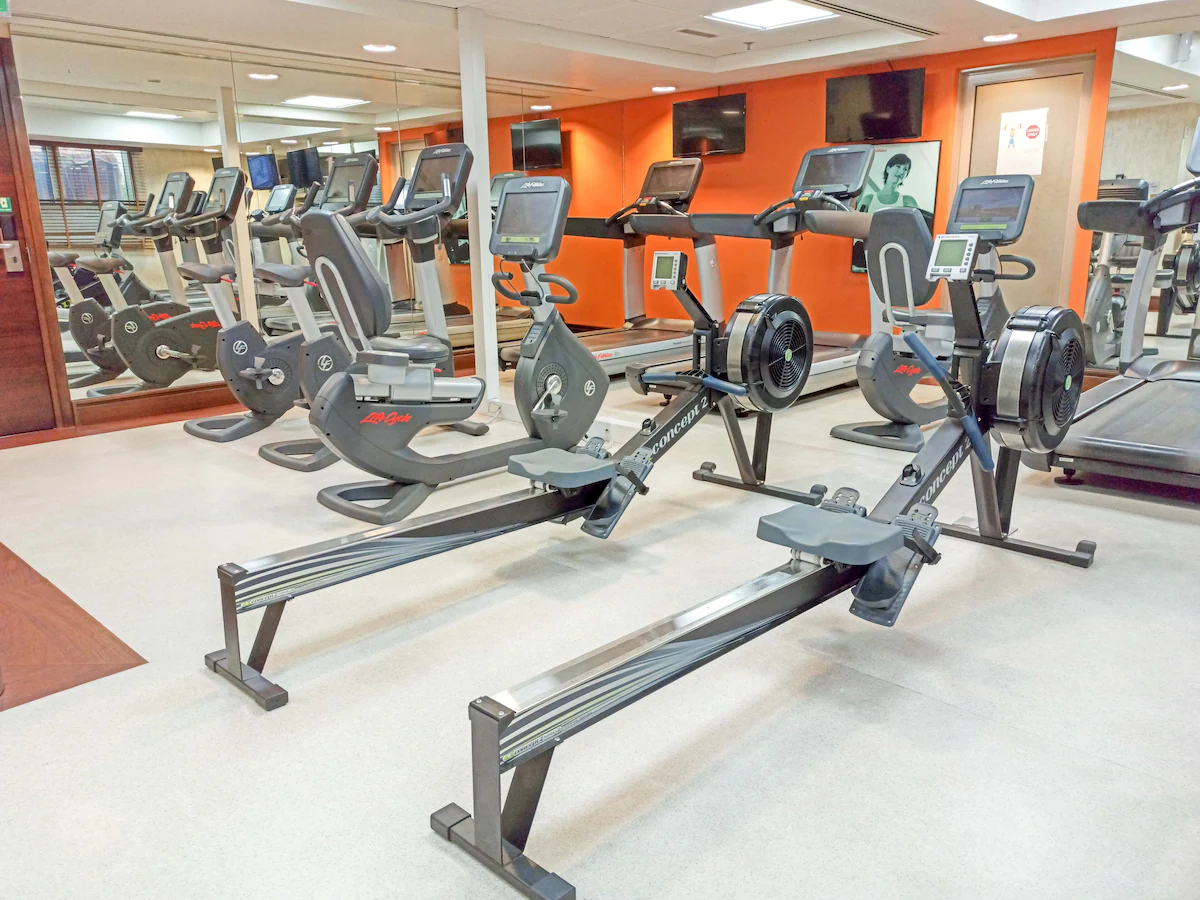 باشگاه بدنسازی هتل کراون پلازا دیره دبی